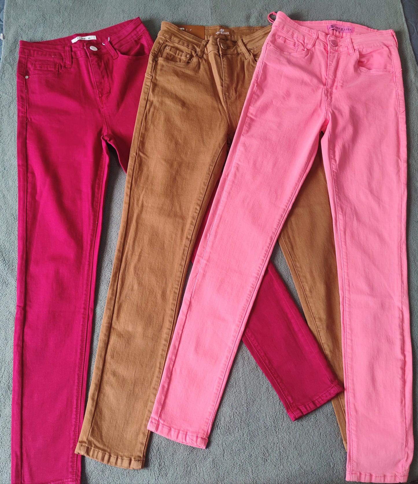 pantalónes ajustados para mujer de cintura alta, pantalón casual ideal para llevarlos a diario, pantalones unicolor de mezclilla
