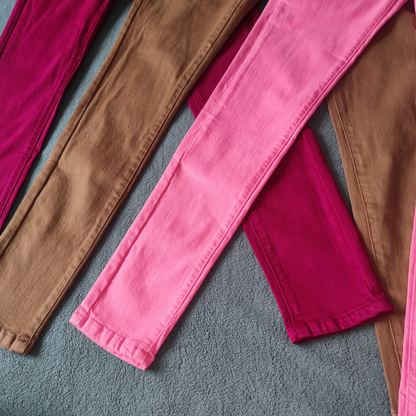 pantalónes ajustados para mujer de cintura alta, pantalón casual ideal para llevarlos a diario, pantalones unicolor de mezclilla