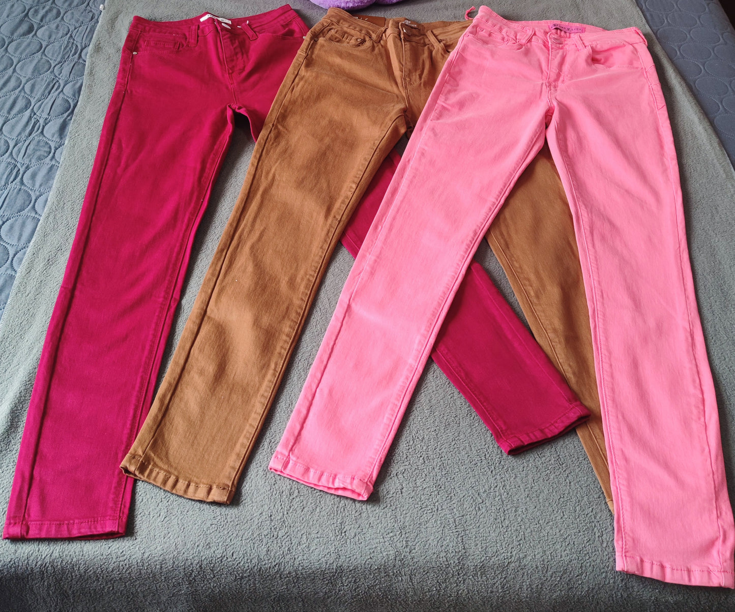 pantalónes ajustados para mujer de cintura alta, pantalón casual ideal para llevarlos a diario, pantalones unicolor de mezclilla