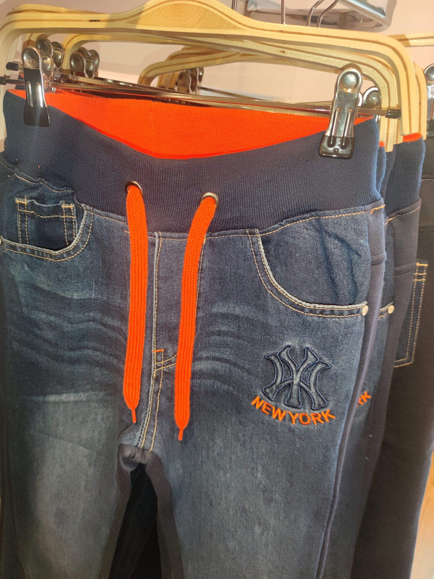Pantalones de niño para invierno, pantalón tejano con la parte de atrás tipo chándal