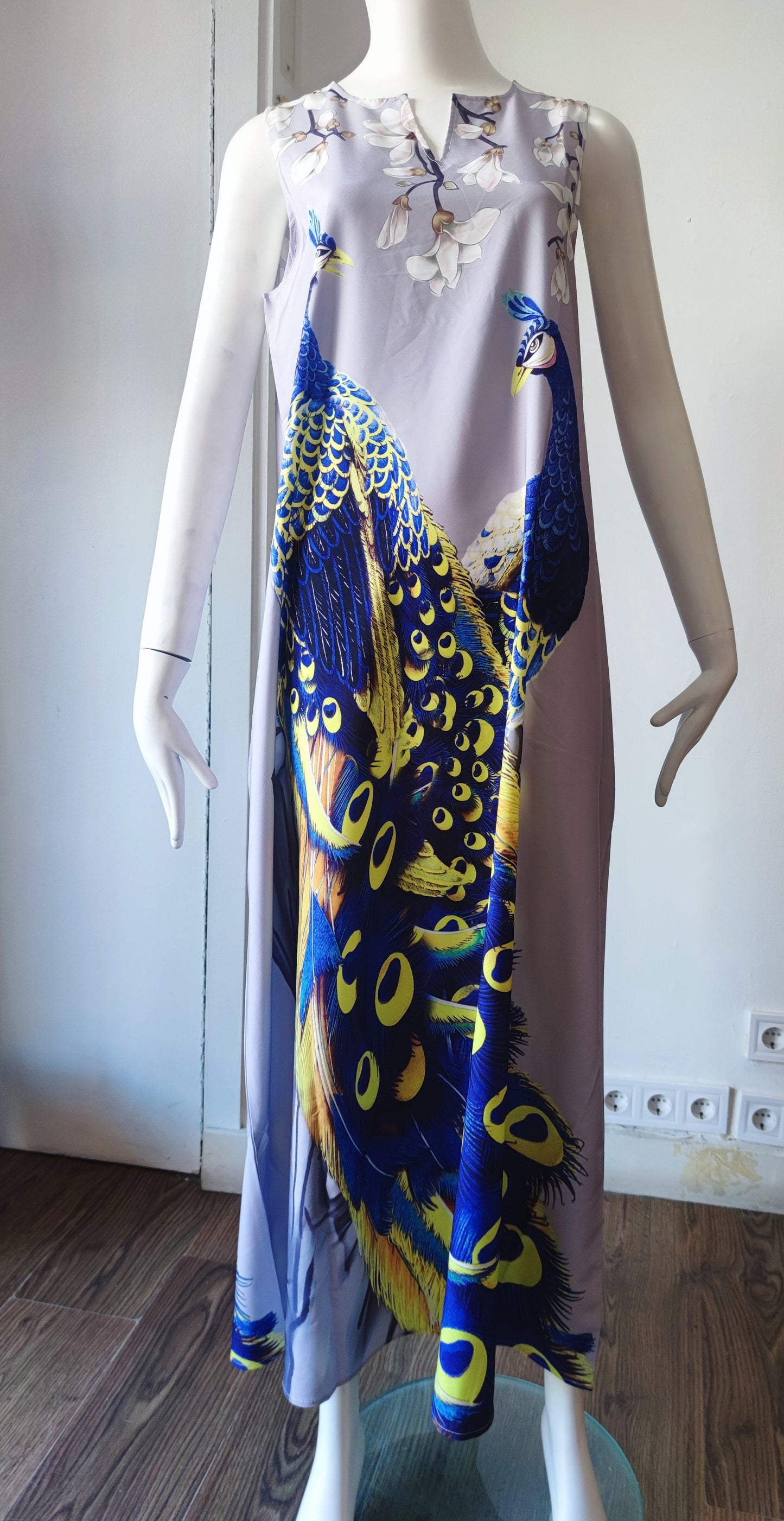 Vestido liso con estampado de pavorreal 🦚