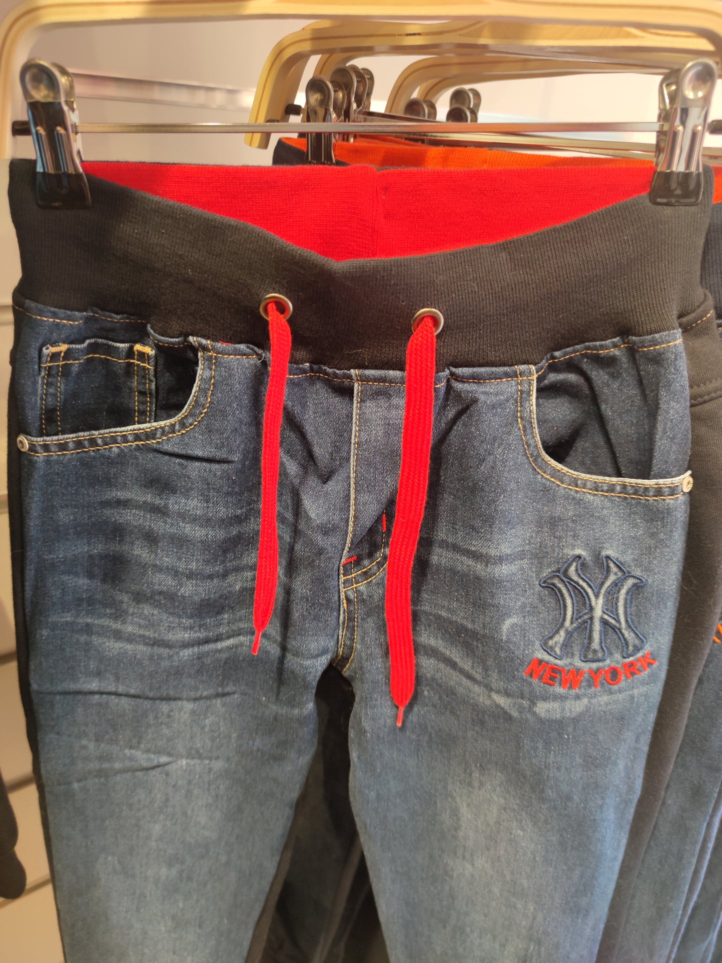 Pantalones de niño para invierno, pantalón tejano con la parte de atrás tipo chándal