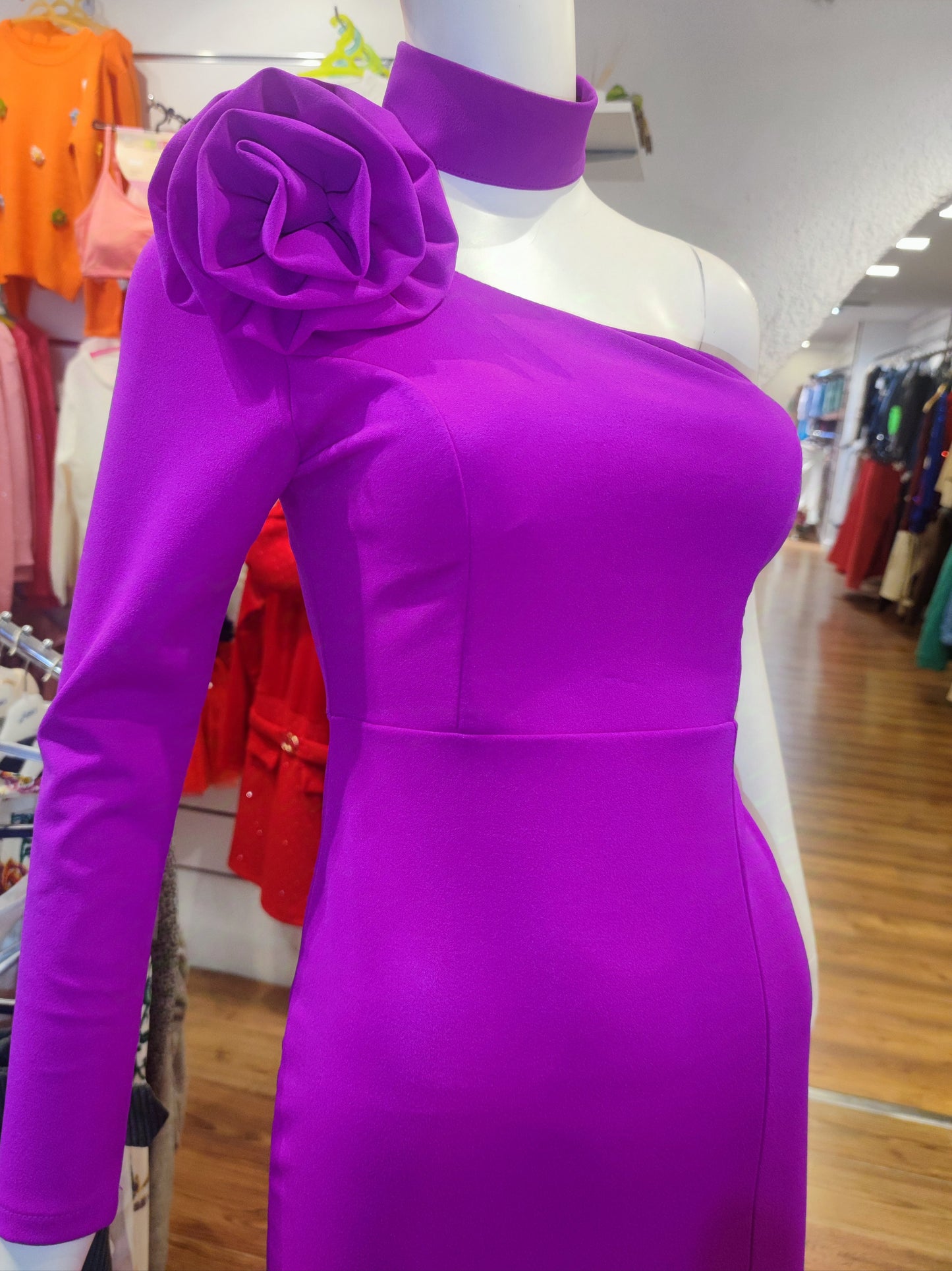 Vestido largo de fiesta con escote asimétrico, abertura en la pierna izquierda, diseño de moño y cuello opcional